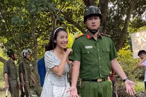 Những mỹ nhân mê trai bất chấp trên phim Việt