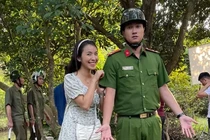 Những mỹ nhân mê trai bất chấp trên phim Việt