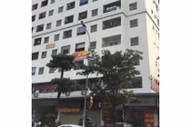 Dân kể dao thớt chung cư Linh Đàm bay vèo xuống đất