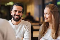 7 dấu hiệu cho thấy một người đang "cảm nắng" bạn