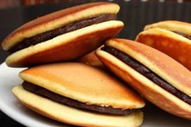 Video: Làm bánh rán Doremon siêu ngon, siêu xinh