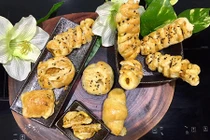 Khám phá công thức bánh cà ri ngàn lớp cực đơn giản của mẹ 8X