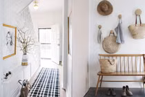 10 ý tưởng trang trí hành lang giúp nhà xinh thêm "chất"