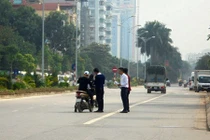 Môi giới bất động sản: Đi ô tô nhưng tháng không kiếm nổi 5 triệu