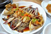 Cua sống ngâm tương: Đặc sản xứ Hàn khiến nhiều du khách "hoảng hồn"