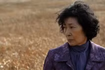 Những hành động quái lạ của mẹ chồng khiến con dâu bất lực