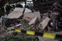 Video: Cảnh tang thương ở đảo Lombok sau động đất khiến gần trăm người chết