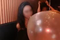 Nghiện hít bóng cười, cô gái 17 tuổi phải trả giá "đắt"!