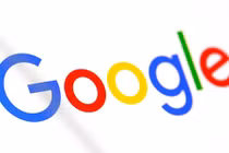 Vợ ngoại tình, anh chồng kiện Google