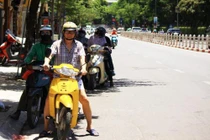 Video: Bắc Bộ hứng nắng nóng gay gắt trở lại, 18/6 có thể có mưa lớn