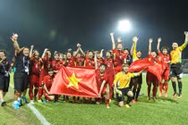 "Có cầu thủ nữ phải nhịn đẻ để tập trung đá bóng"