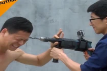 Video: Rợn người võ sư Thiếu Lâm cho máy khoan thẳng vào đầu