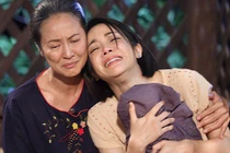 3h sáng có tiếng đập cửa, tôi chết lặng nhìn chị gái rũ rượi bên ngoài