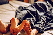 Vợ cay đắng phát hiện chuyện "ghê tởm" của chồng trong chính nhà mình