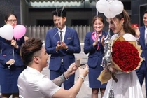 Lâm Chấn Khang "chơi lớn" dùng nhẫn kim cương cầu hôn bạn gái