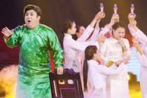 Bệnh “cầm nhầm”, “chôm chỉa” lây lan từ âm nhạc sang sân khấu