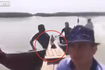 Video: Quay clip tự sướng khi đi thuyền máy trên sông và kết thảm khốc