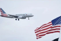 Nữ hành khách Mỹ tố bị cưỡng hiếp trong toilet máy bay