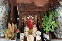 Đặt bàn thờ thần Tài đúng điểm vàng phong thủy giúp lộc ùa về