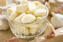 Bất ngờ tác dụng thần kỳ của việc ăn tỏi nướng mỗi ngày