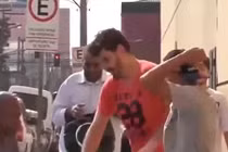 Video: Các thanh niên lầy lội và cái kết "thốn" bất ngờ