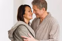 Mẹ chồng ung thư, bố chồng vào nhà nghỉ với giúp việc