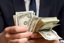 Đàn ông sinh tháng này âm lịch tài ba xuất chúng, giàu có hơn người