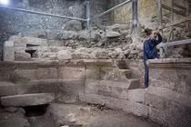 Dấu tích nhà hát thời La Mã dưới chân Bức tường Than khóc