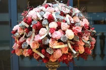 Ngắm bó hoa hồng giá 65 triệu đại gia mua tặng vợ dịp Valentine