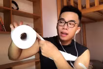 YouTuber hướng dẫn trẻ 14-16 tuổi thủ dâm gây tranh cãi