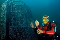 Phát hiện ngôi đền bí ẩn và kho báu chìm dưới đáy biển 1.200 năm