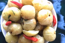 Độc lạ Tây Bắc: Mắc kham chua chát nghẹn cổ, chị em vẫn phát cuồng