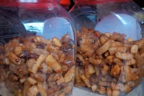 Món ăn một thời bị chê ngấy ngán nay thành đặc sản đắt hàng