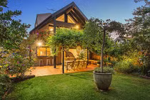 Hô biến nhà kho cũ thành “thiên đường xanh” giữa lòng phố thị