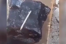 Video: Sự thật nằm sau hòn đá “ma thuật” nung chảy kim loại