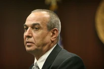 Bị “cắm sừng” nhiều năm mà không biết, chồng điên cuồng sát hại vợ con