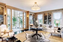 Sửa tu viện cũ thành siêu biệt thự giá 1.632 tỷ đồng