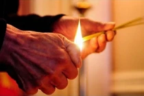 Ngày Tết có nên thắp hương liên tục?