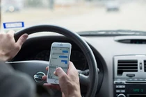 Giới trẻ Việt thường mất tập trung khi lái xe