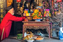 3 ngày “đại lộc” nên lau dọn bàn thờ tỉa chân nhang