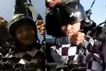 Video: Dù bất ngờ đứt dây, phi công hy sinh tính mạng để cứu du khách