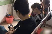 Hàng loạt trẻ bị sùi mào gà ở Hưng Yên: Xót xa cảnh bị kỳ thị