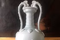 Chiếc bình cổ vứt xó nhà không ngờ là báu vật hơn 40 tỷ