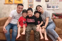 Ông xã khoe ảnh lộ mối quan hệ giữa MC Hoàng Linh với con riêng