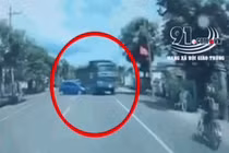 Vdeo: Đánh lái tránh nữ tài xế, xe ben gây tai nạn kinh hoàng