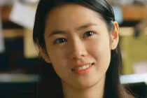 4 món ăn, 5 món uống giúp phụ nữ trẻ dai tận 10 tuổi