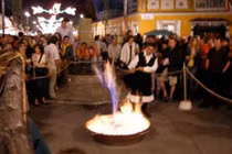 Bí ẩn vùng đất nơi người dân uống “lửa xanh” để xua tan tội lỗi