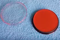 Tự làm phấn má hồng dạng kem từ củ cải đường, sáp ong và dầu dừa