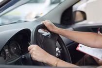 Sợ thi trượt bằng lái, người phụ nữ lo lắng đến mức tử vong