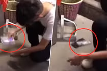 Video: Vi phạm nội quy, nam sinh bị phạt tự đập nát điện thoại trước lớp